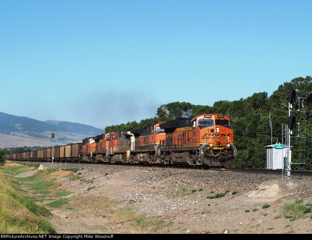 BNSF 3904